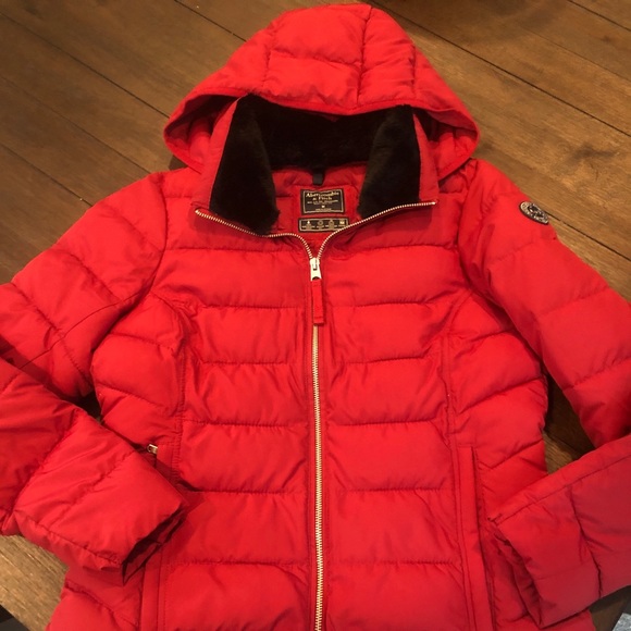 Red Packable Puffer Jacket - Picture 2 of 3